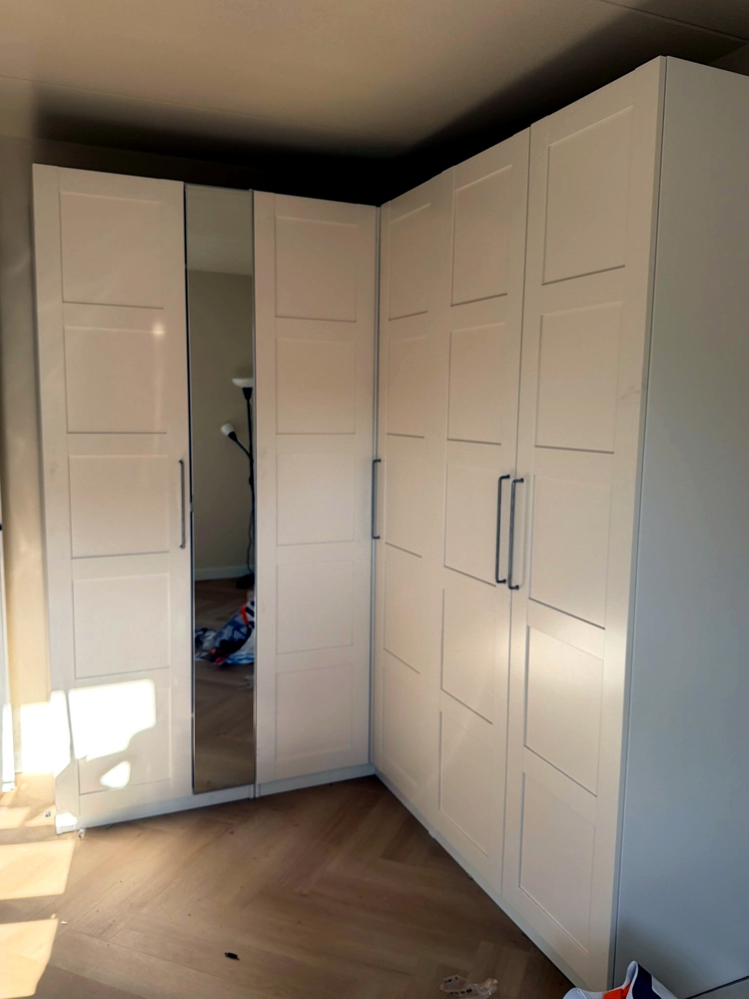 Witte PAX hoekkast met spiegeldeur